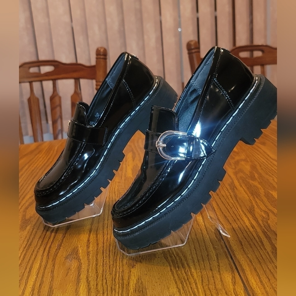Circus by Sam Edelman size 10m i believe from what I have looked up women's.